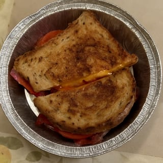 Grilled Cheese Sandwich with Bacon & Tomato