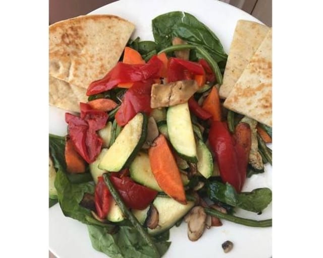Farmers Choice Salad with Grilled Chicken.